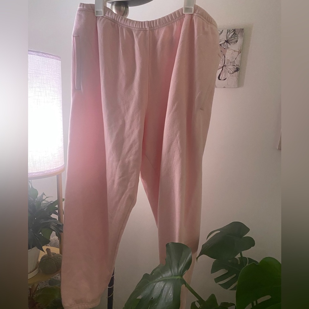 ๐NEW๐Skims Pink Joggers - Picture 6 of 9